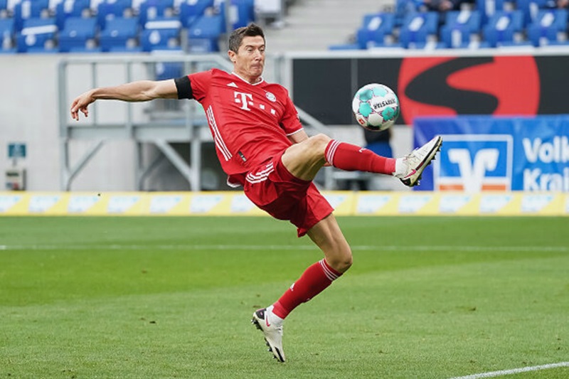 Kurz vor Ruckkehr zu Puma nach 20 Jahren hier ist Robert Lewandowskis vollstandige FuBballschuh Geschichte Nur Fussball